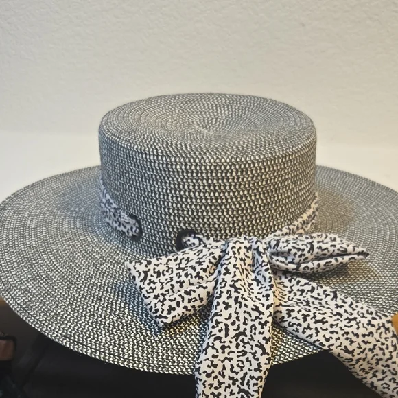 Chic Black and White Women's Hat with Bow - Picture 1 of 1